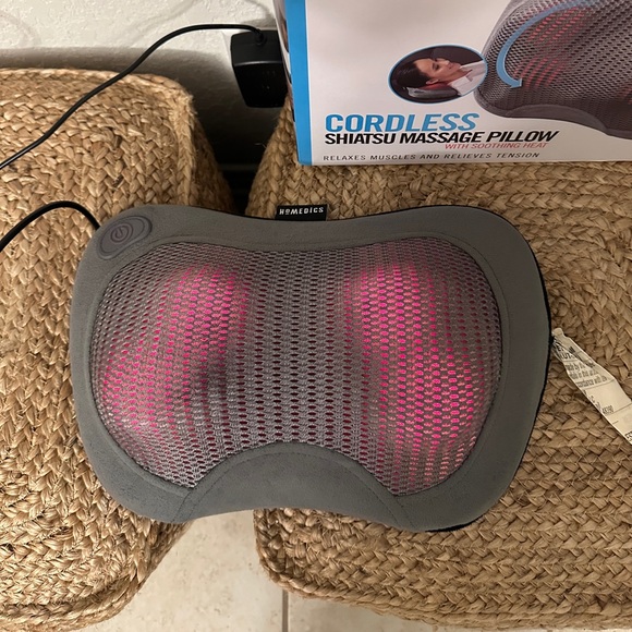 HoMedics Cordless Shiatsu Massage Pillow w/ Heat – Rechargeable - Picture 3 of 3